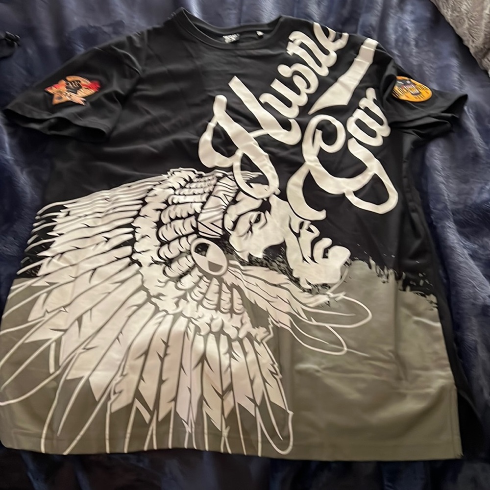 2XL hustle gang short sleve shirt.